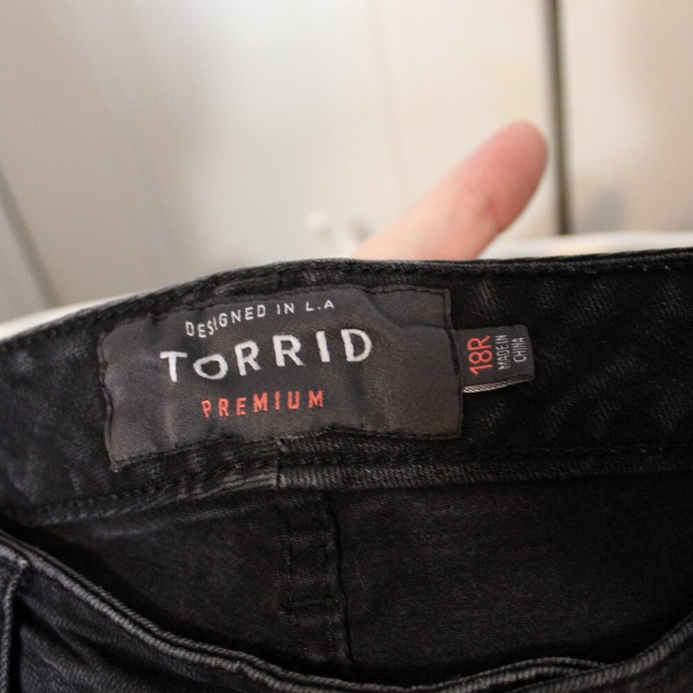 torrid Black Women's Skinny Jeans - Picture 3 of 3